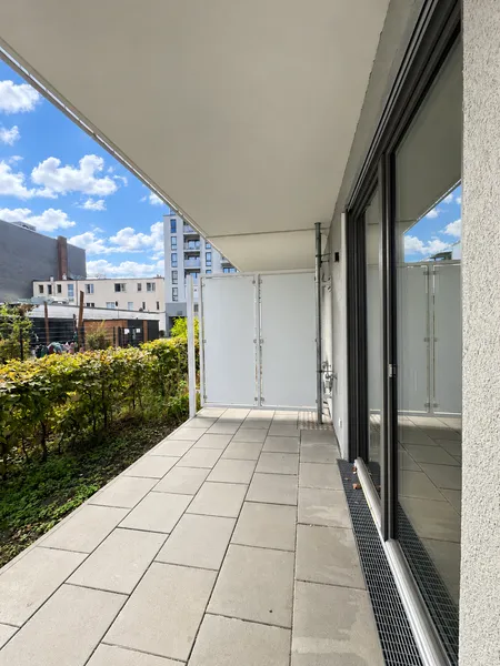 Erdgeschoss *mit Terrasse * 3 Zimmer * 2 Bäder * Einbauküche *Ruhige & zentrale Lage Moabit — photo 1